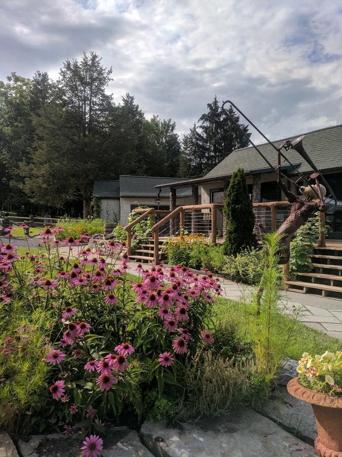 New Park Retreat Hotel Ithaca Exterior photo